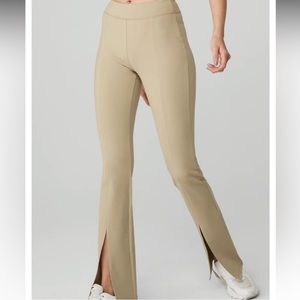 New without tags Alo Yoga Airbrush high-waist 7/8 flutter leggings: Small